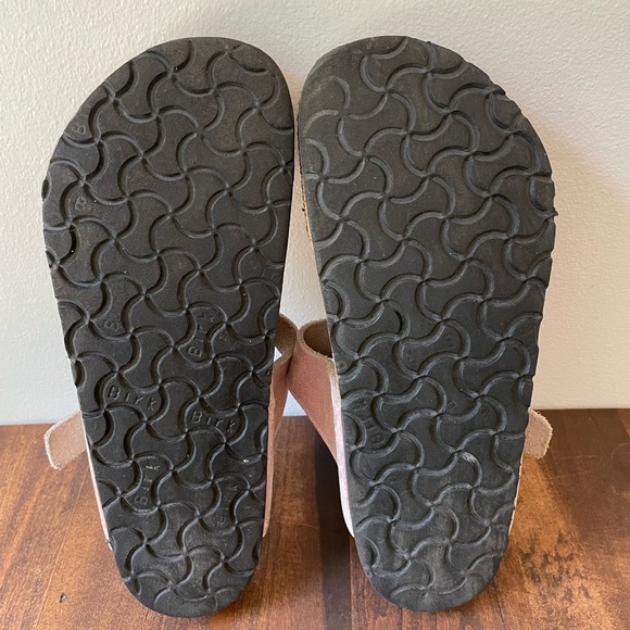 Birkenstock Giza Faded Purple/Pink Leather Straps. Size 37 Regular. US Size 6. - Picture 2 of 5